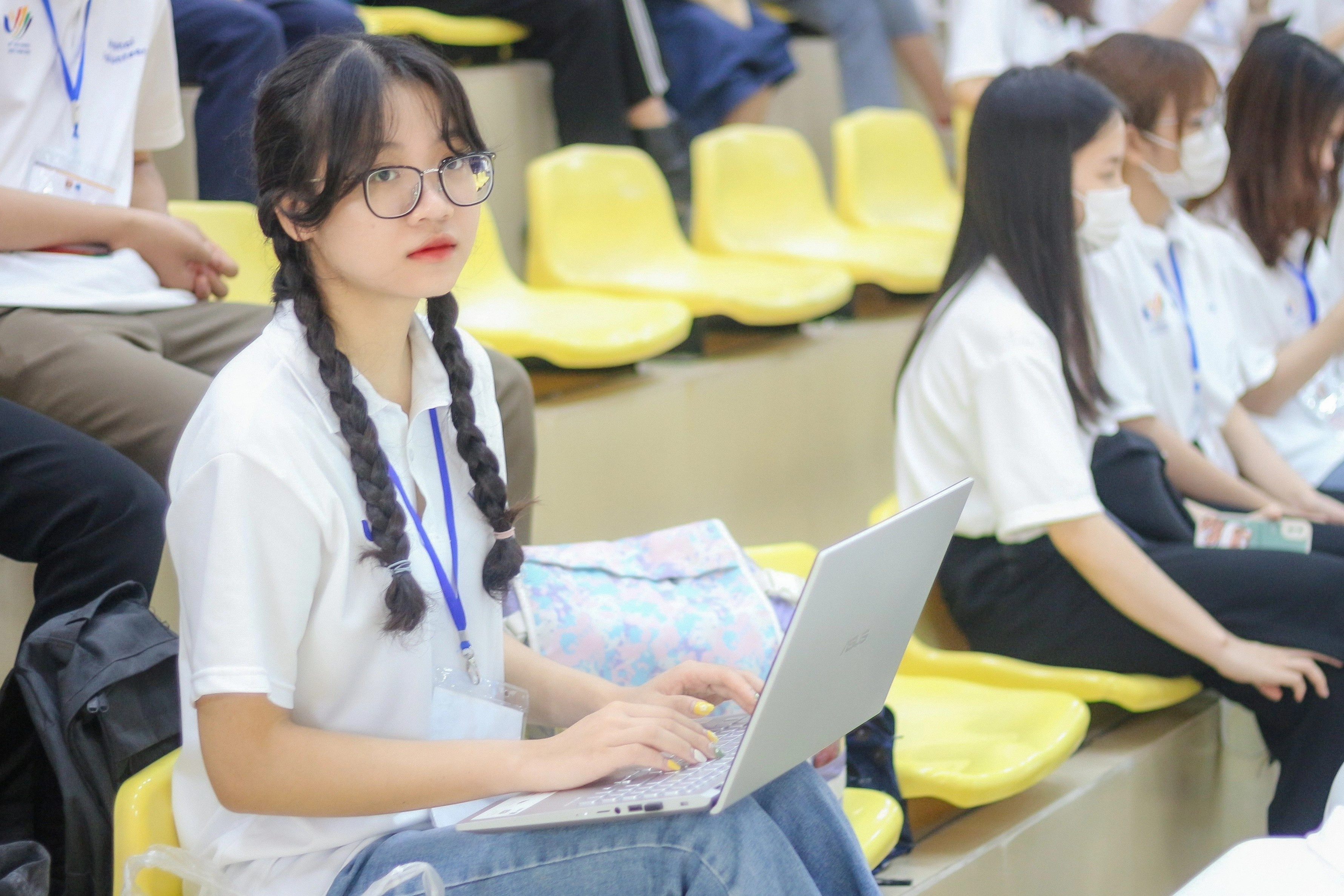 Nu sinh Ngoai Thuong dieu phoi 200 tinh nguyen vien tai SEA Games 31 hinh anh