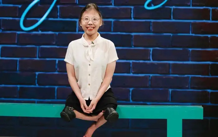 Co gai di bang dau goi anh 1