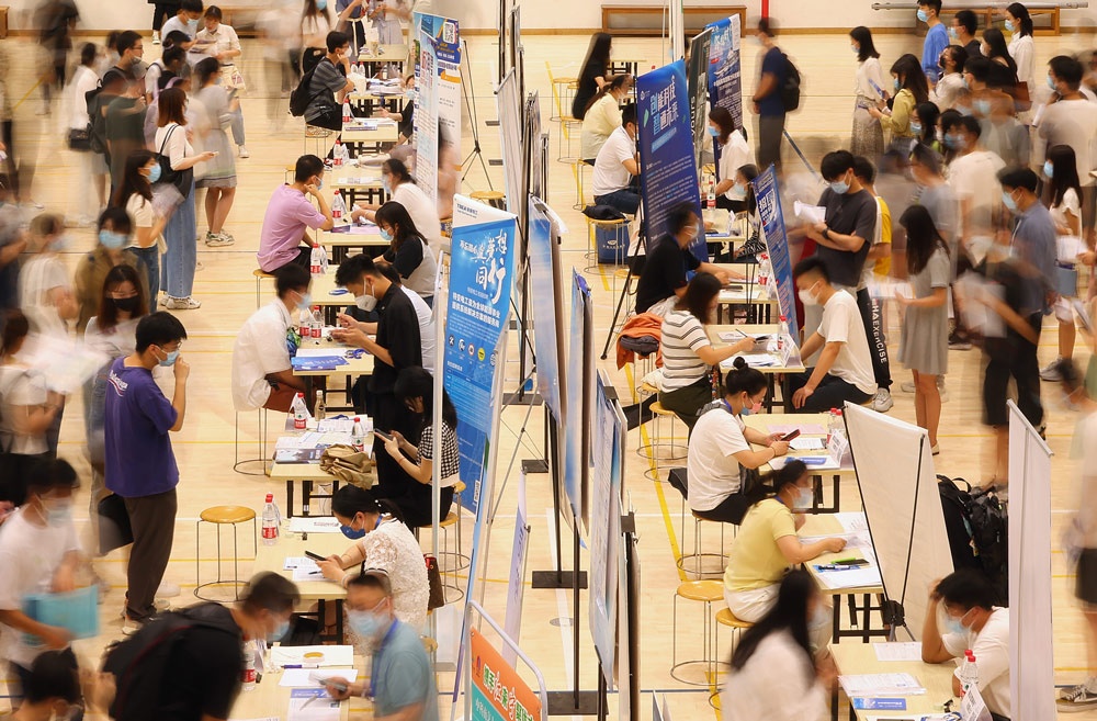 khung hoang viec lam anh 3