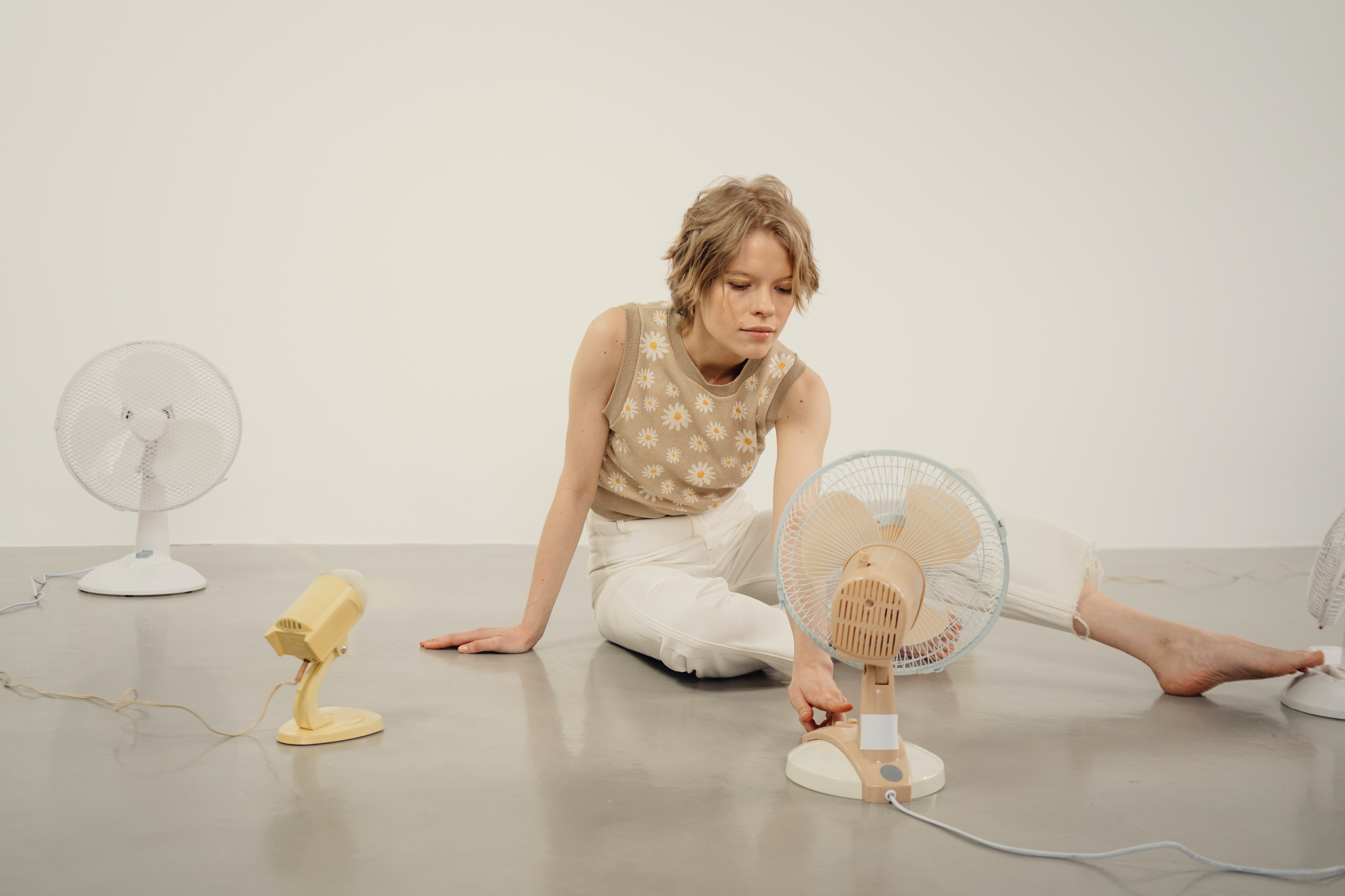 lam mat phong tro anh 2