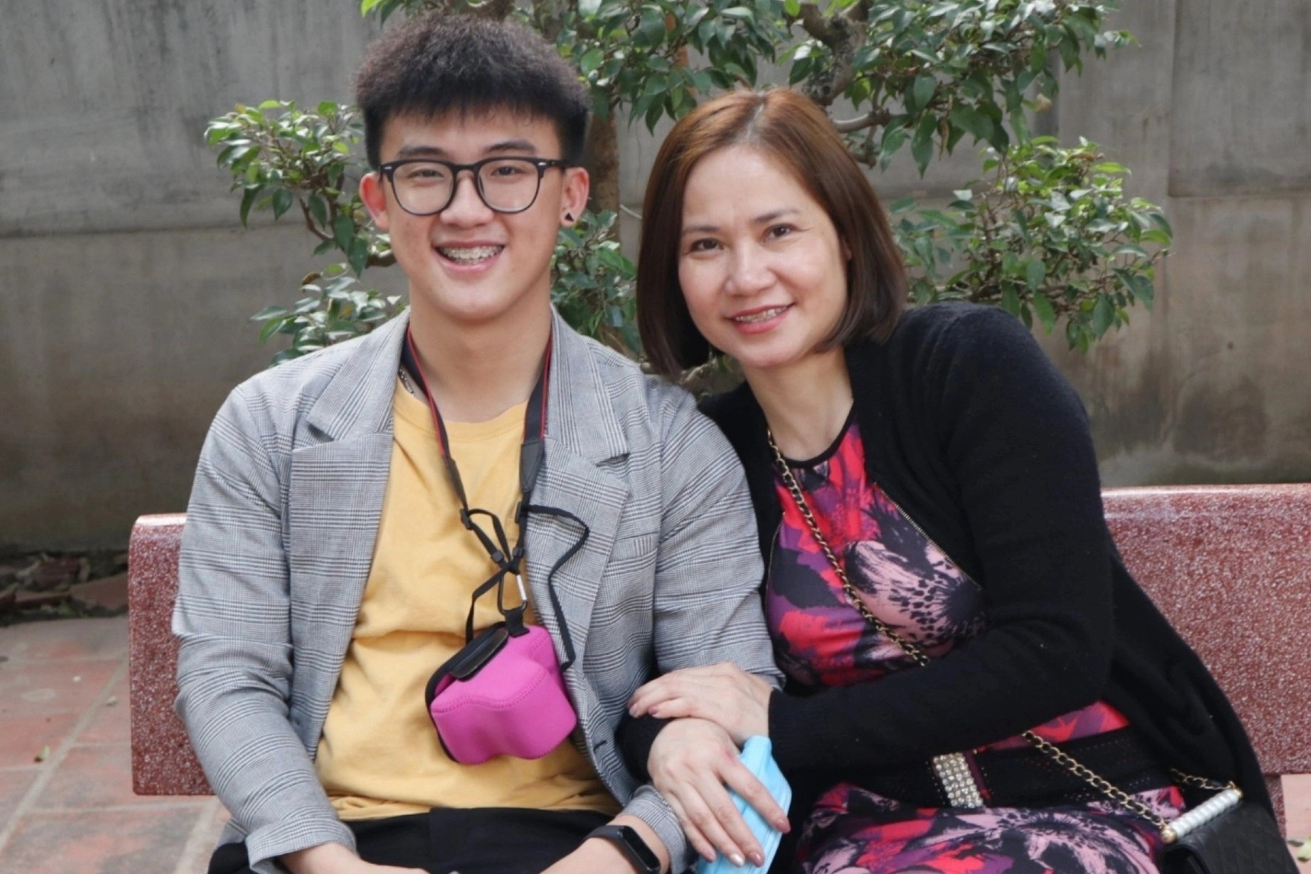 Nhung dua con mong ba me di them buoc nua hinh anh