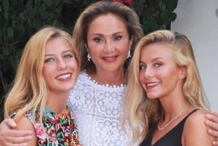 Cap cong chua sinh doi cua hoang gia Jordan hinh anh