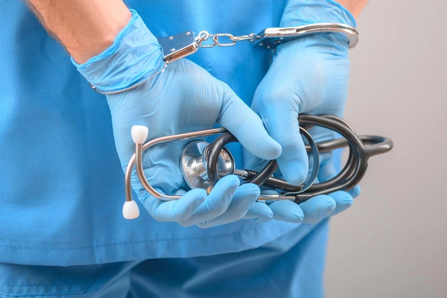 'Bac si ac quy' Trung Quoc khong benh an, ep phau thuat de truc loi hinh anh