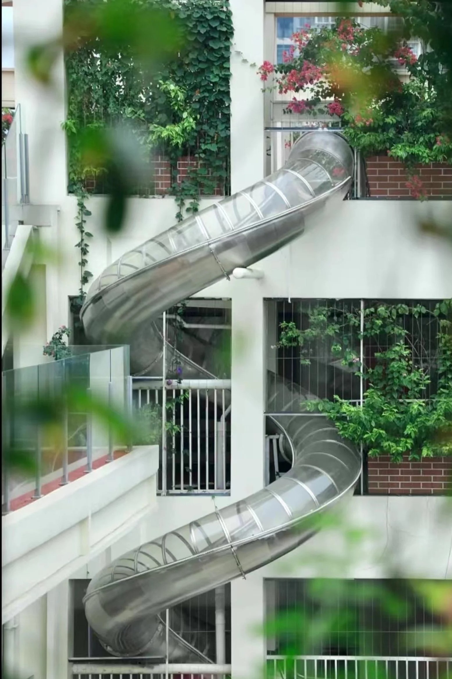 nhan vien van phong anh 2