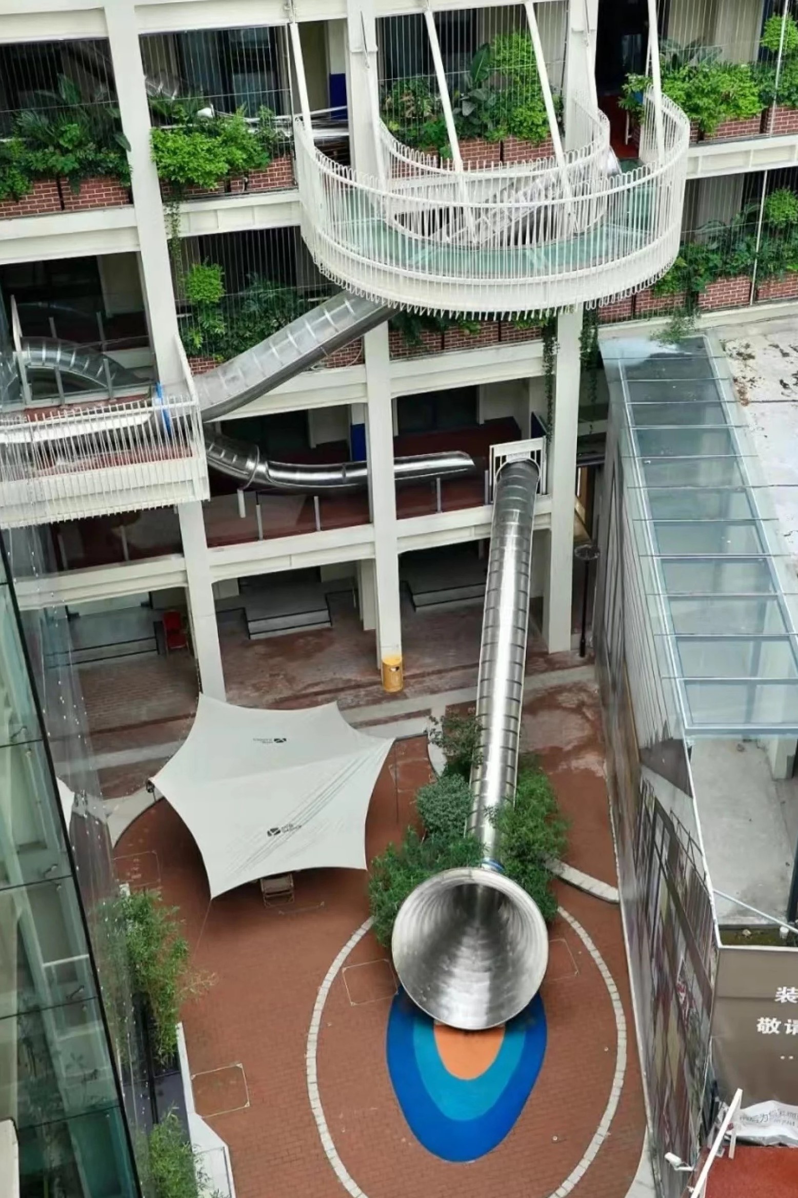 nhan vien van phong anh 3