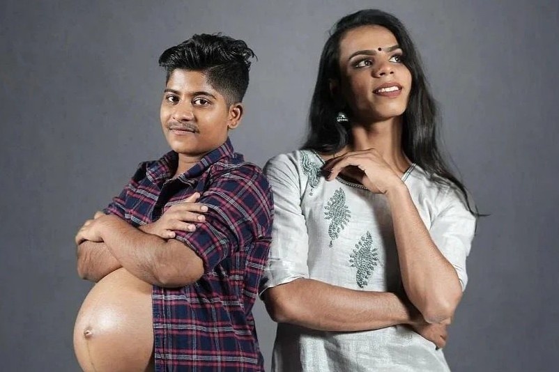 Nguoi dan ong An Do dau tien sinh con hinh anh