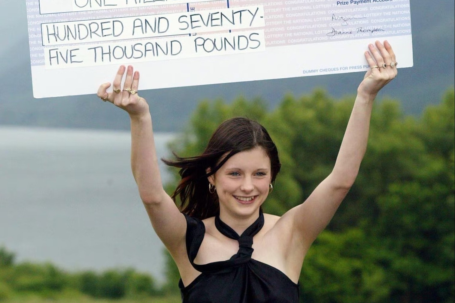 Vet truot dai sau khi trung xo so trieu USD cua co gai 16 tuoi hinh anh