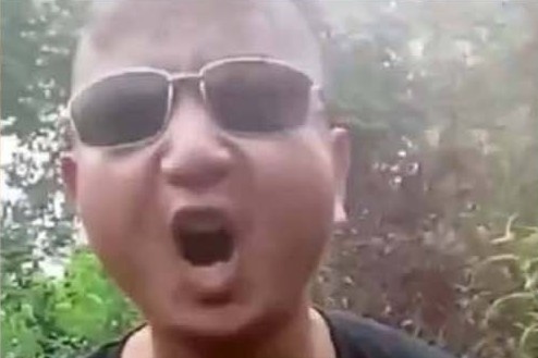 Trung Quoc muon cam meme tho tuc, goi duc hinh anh