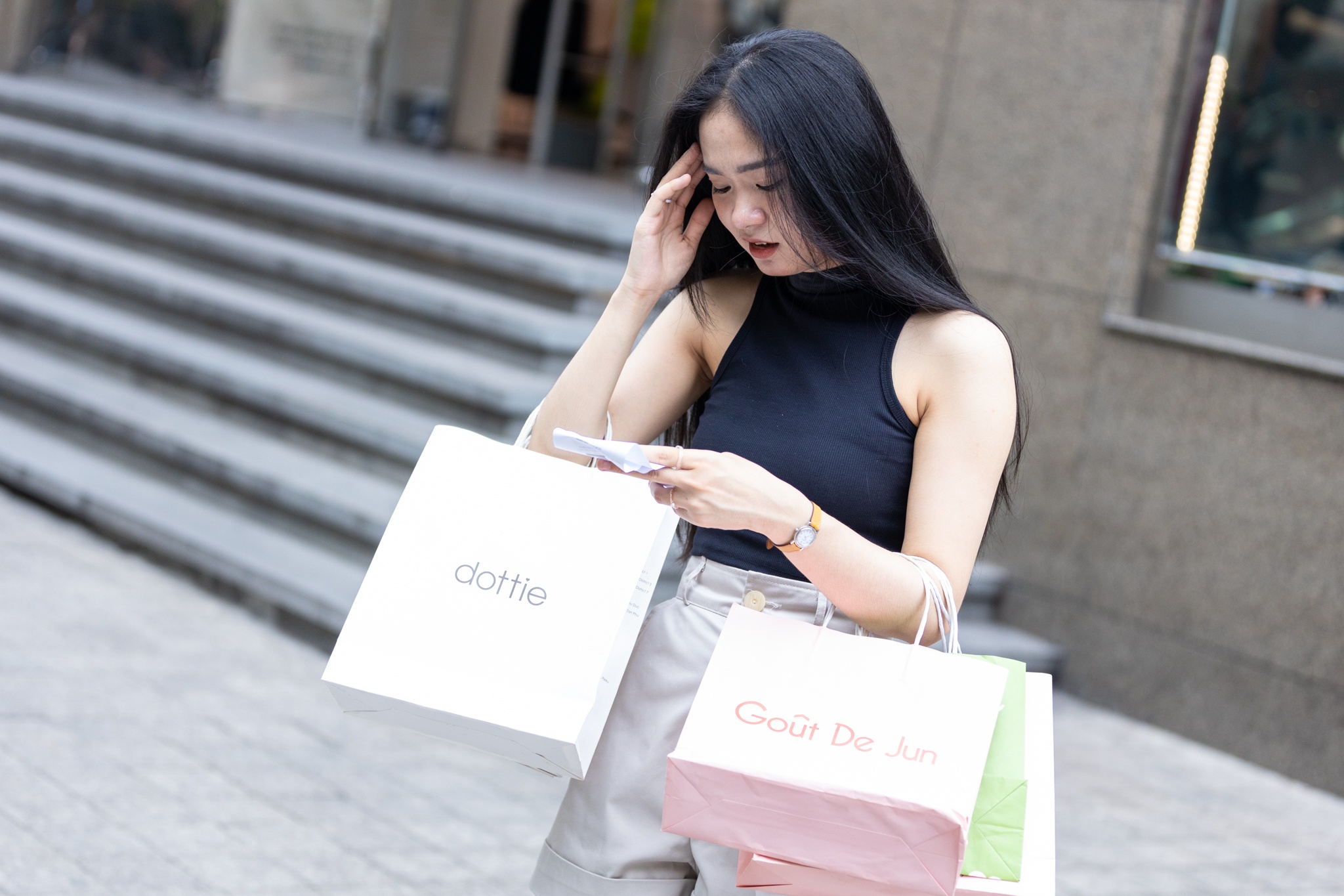 Con song o thanh pho tieu gap doi gia dinh 3 nguoi o que hinh anh