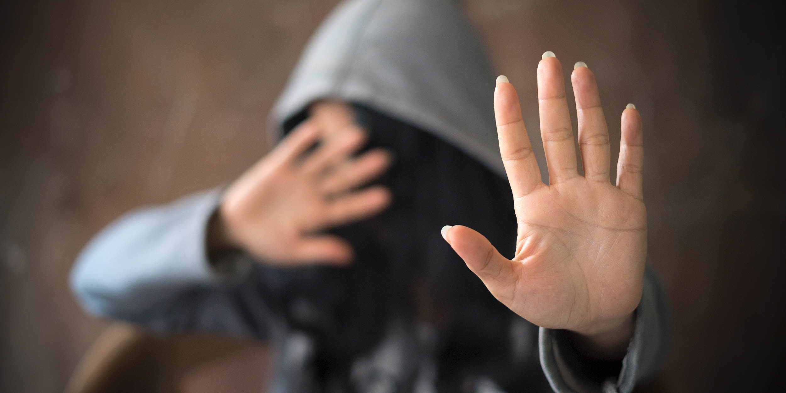 Bieu tuong nu quyen Trung Quoc tan cong tinh duc nhan vien hinh anh