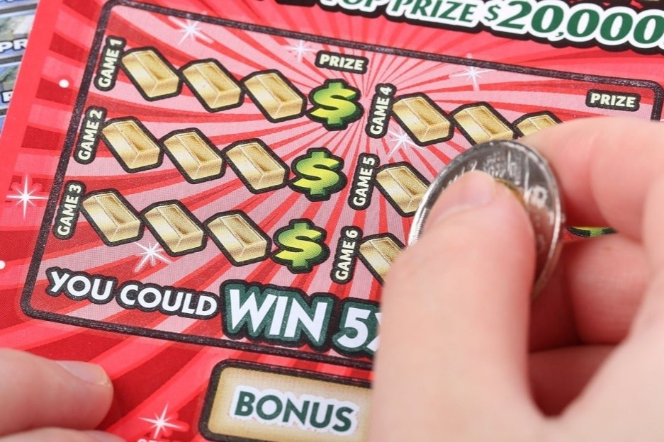 Nguoi phu nu My hai lan trung so 1 trieu USD trong 3 thang hinh anh