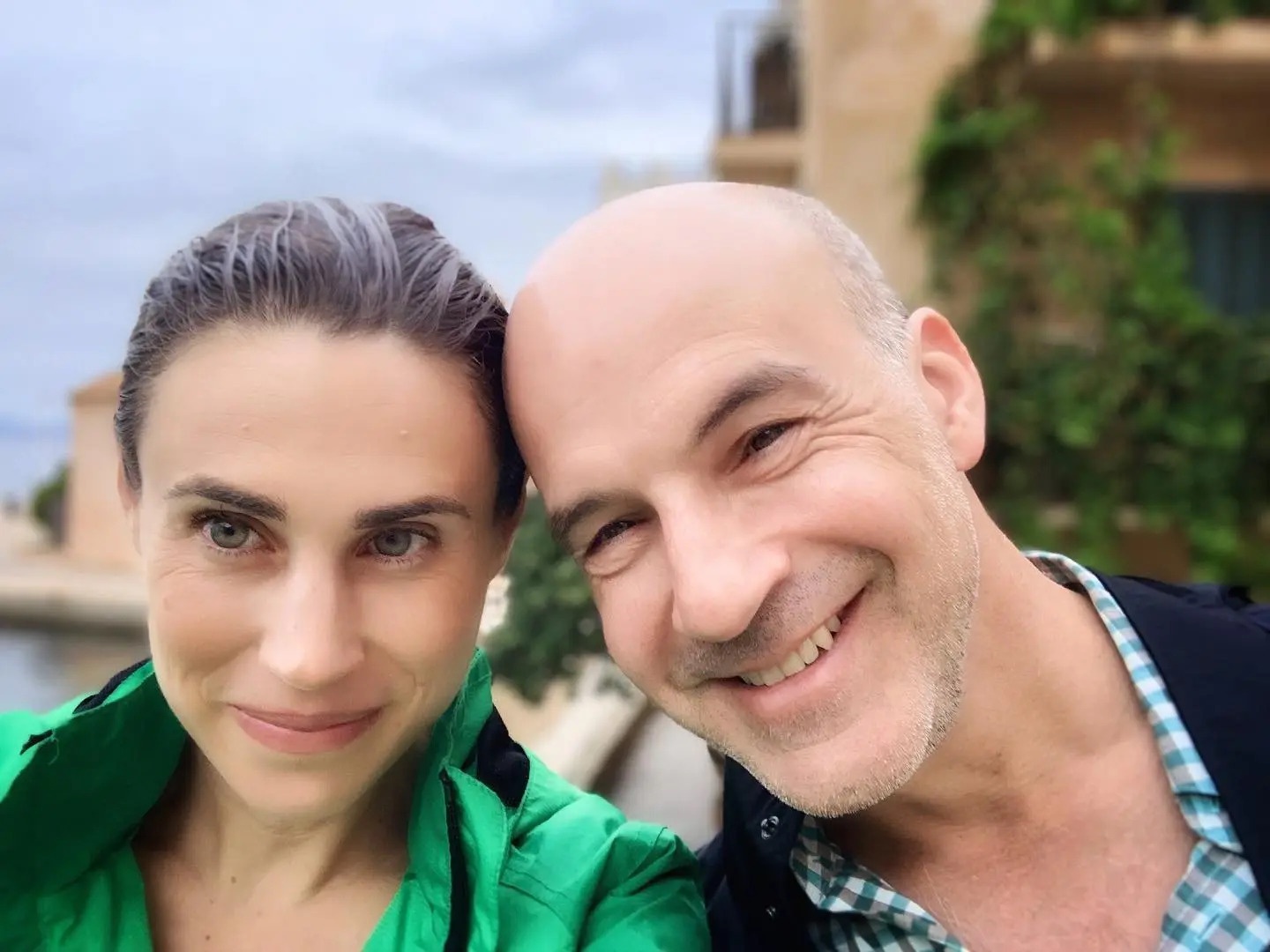 Cap doi My giu hanh phuc nho 'chong mot noi, vo mot noi' hinh anh