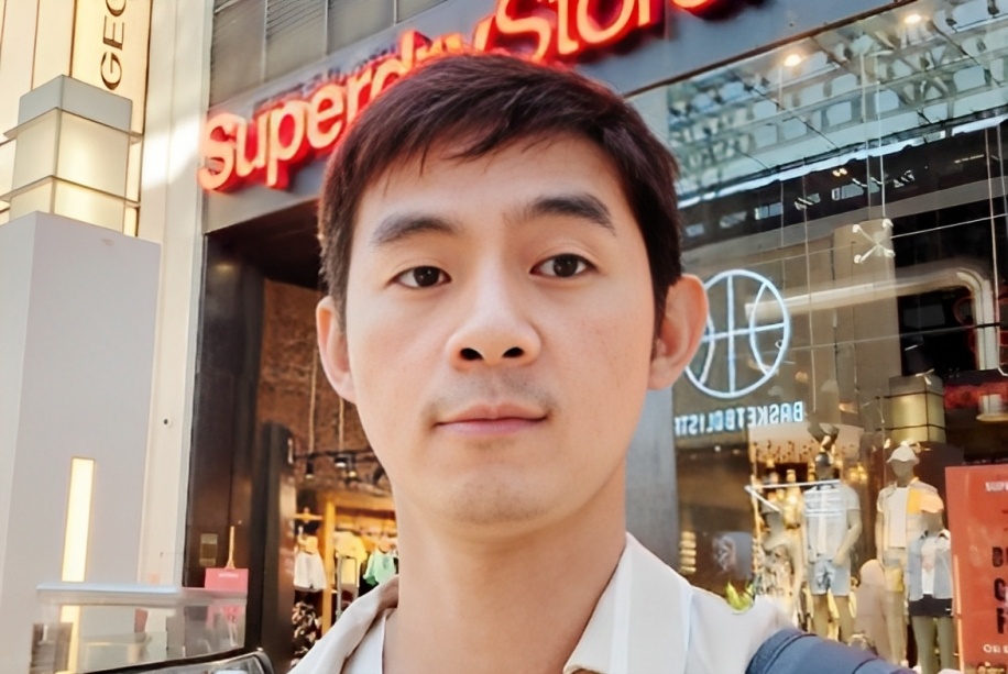 TikToker bi giam giu vi chup anh selfie o Dubai hinh anh