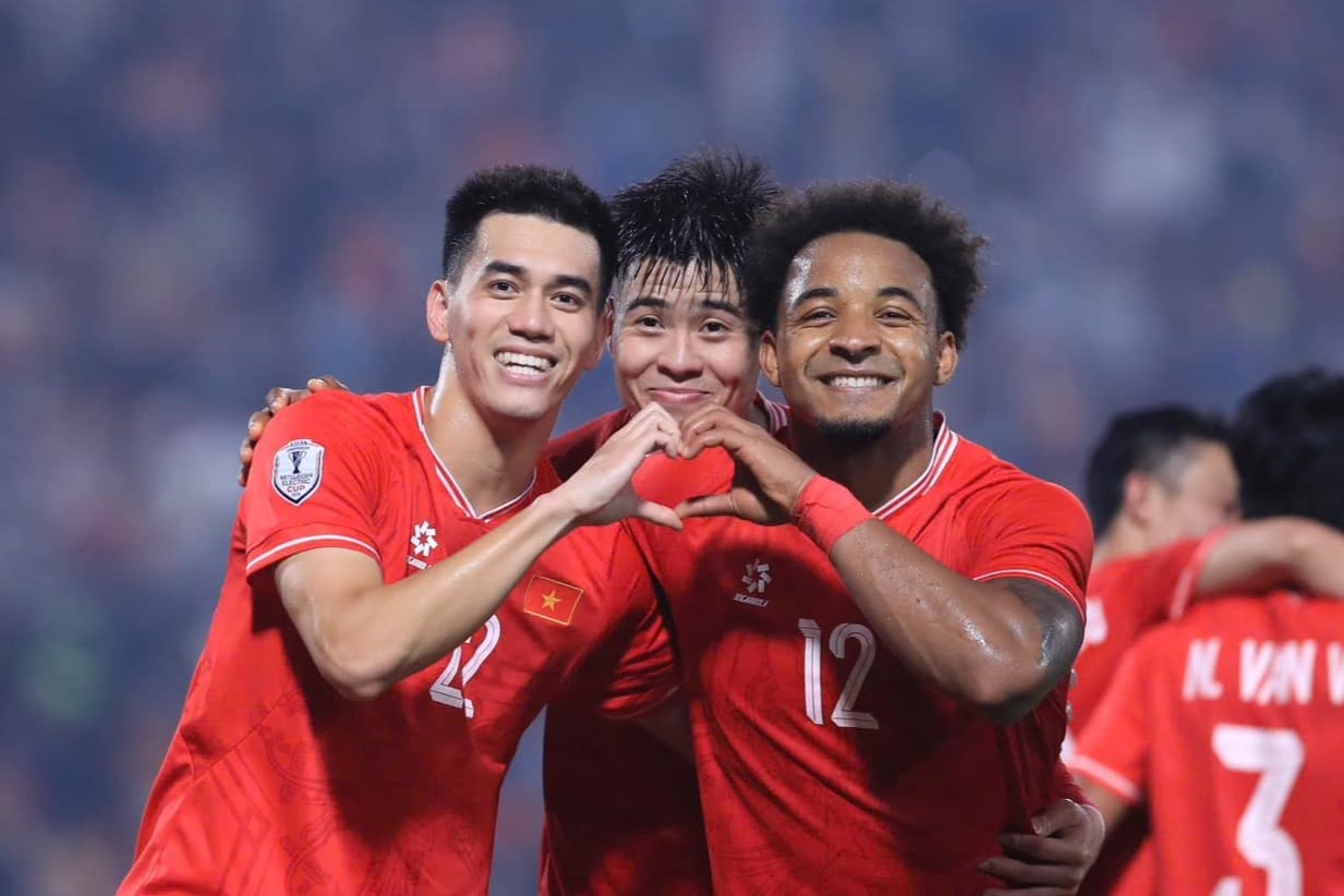 Duy Manh noi gi ve cai hon ma Xuan Son, Tien Linh? hinh anh