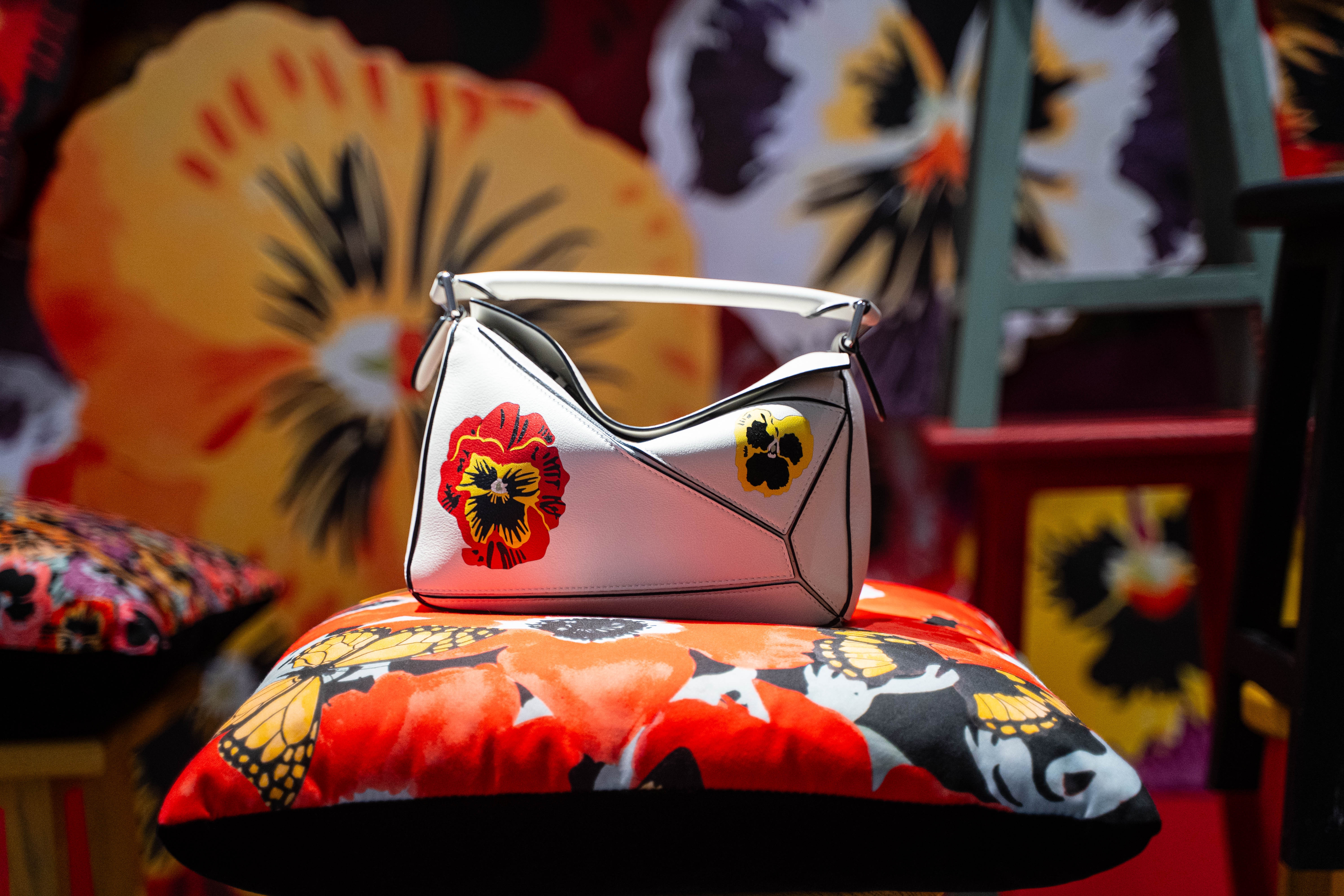 Giao điểm Tinh hoa,  Triển lãm thời trang,  đồ xa xỉ,  Hoàng thành Thăng Long,  Hermès,  Loewe,  thương hiệu xa xỉ,  nghệ thuật thủ công,  lifestyle Việt Nam, Tam Sơn 20 năm ảnh 7 Giao diem Tinh hoa,  Trien lam thoi trang,  do xa xi,  Hoang thanh Thang Long,  Hermes,  Loewe,  thuong hieu xa xi,  nghe thuat thu cong,  lifestyle Viet Nam, Tam Son 20 nam anh 7