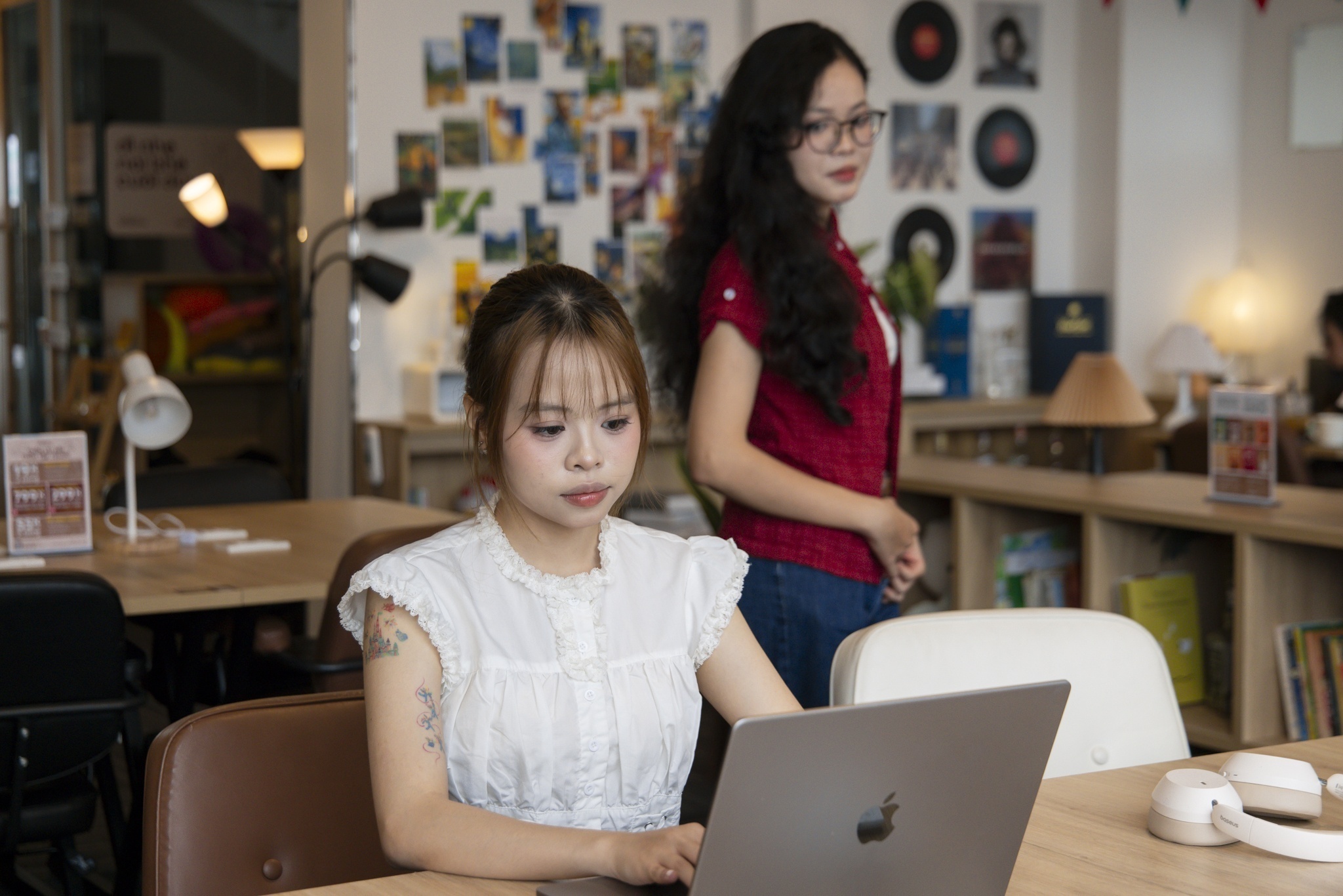 AI,  c&ocirc;ng sở,  chuy&ecirc;n m&ocirc;n,  ranh giới,  g&aacute;nh ảnh 2