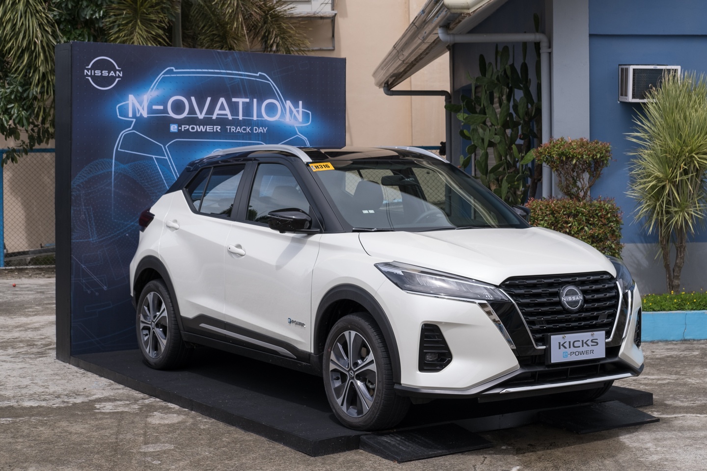 Nissan Kicks e-Power 2023 van chua ve Viet Nam sau nua nam nhan coc hinh anh