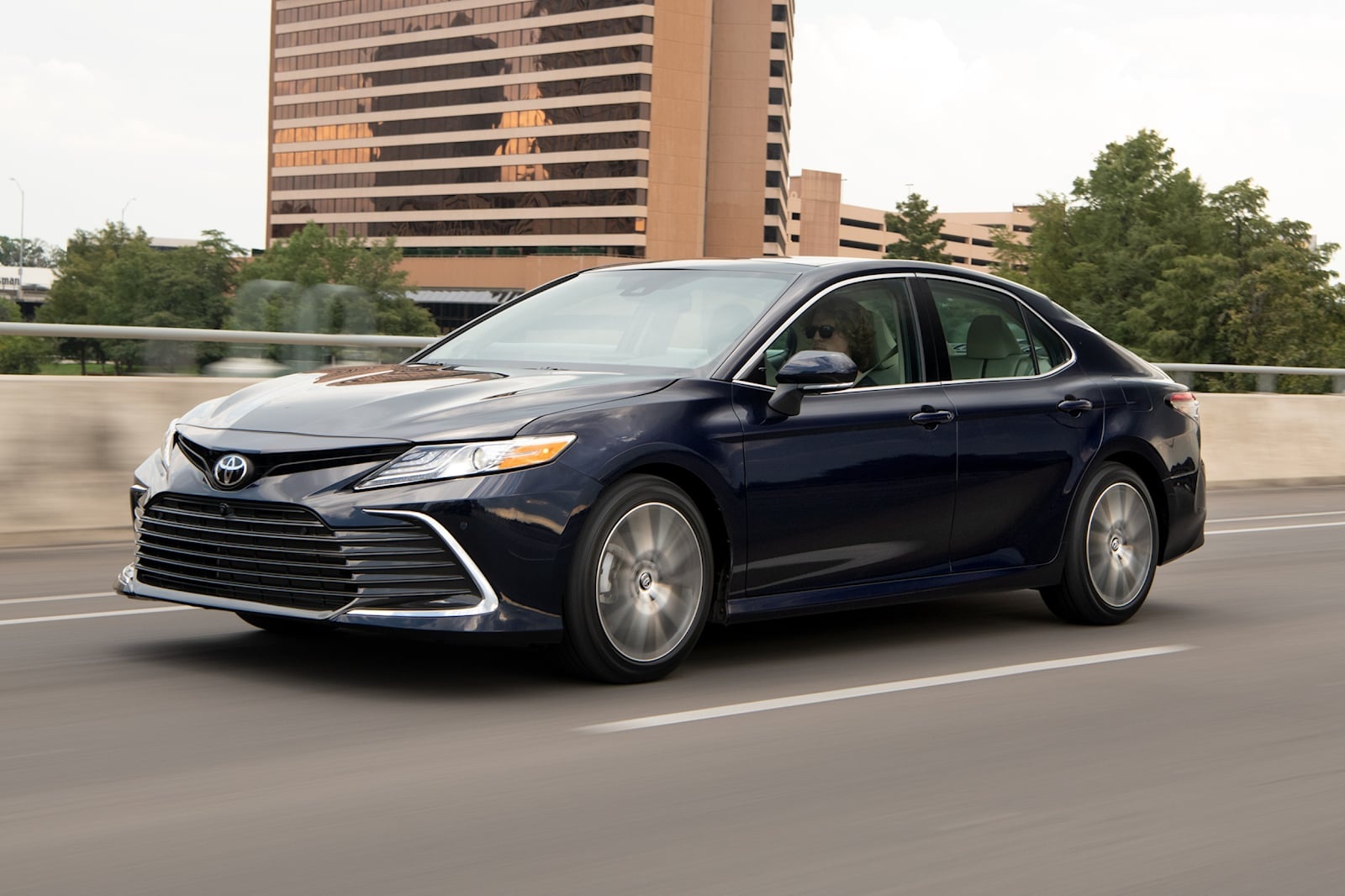 Toyota tang gia xe anh 1