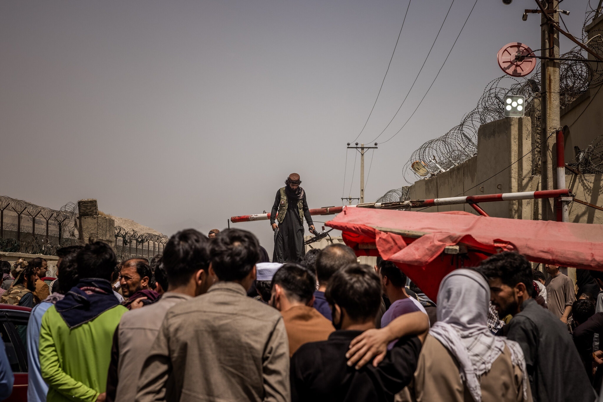 Phan khang chong lai su cai tri cua Taliban anh 3