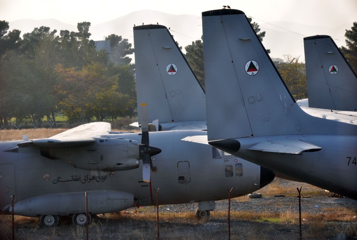 May bay thanh phe lieu va hang ty USD cua My bi phi pham o Afghanistan hinh anh