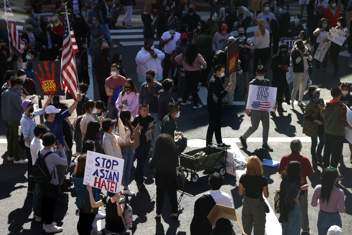 Nghi si My gay phan no vi noi nguoi goc A la 'gia dinh da vang' hinh anh