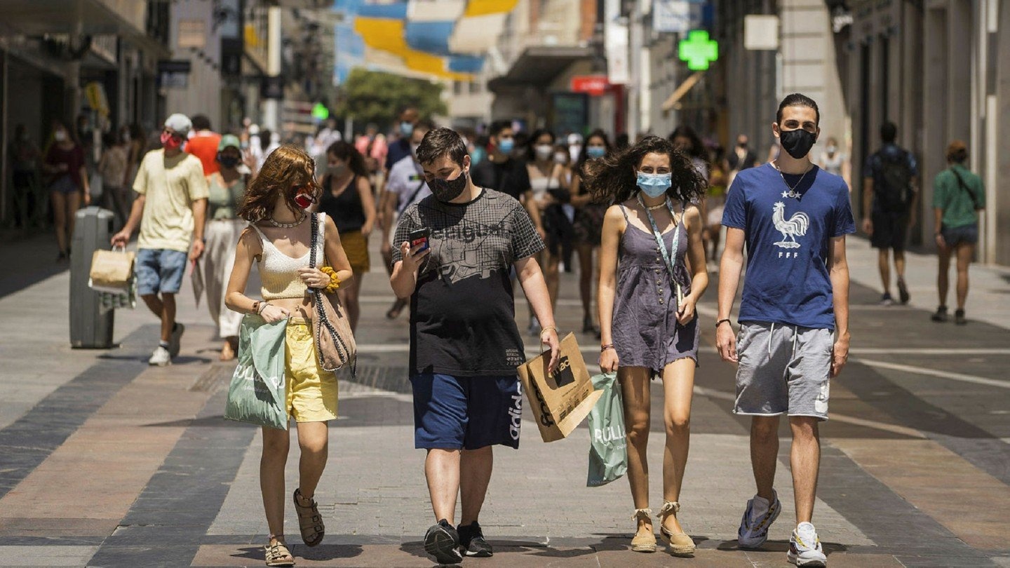 Vu khi giup 2 quoc gia thoat vong xoay Covid-19 giua tam dich the gioi hinh anh