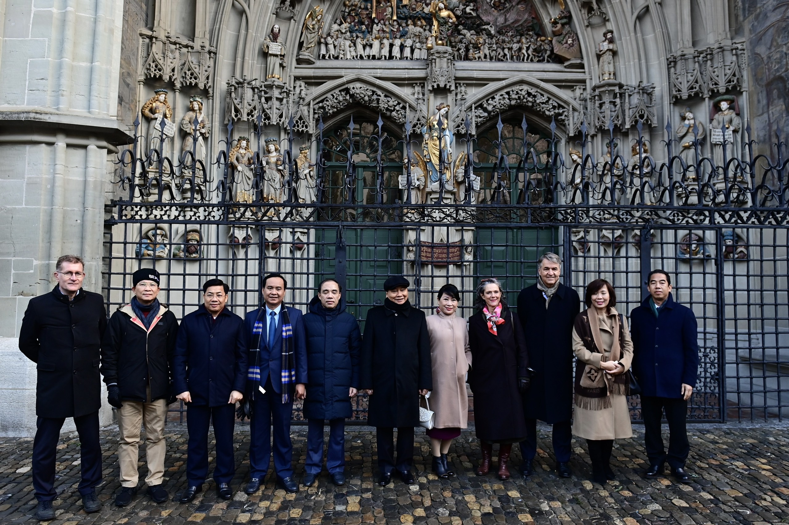 chu tich nuoc tham Thuy Si anh 10