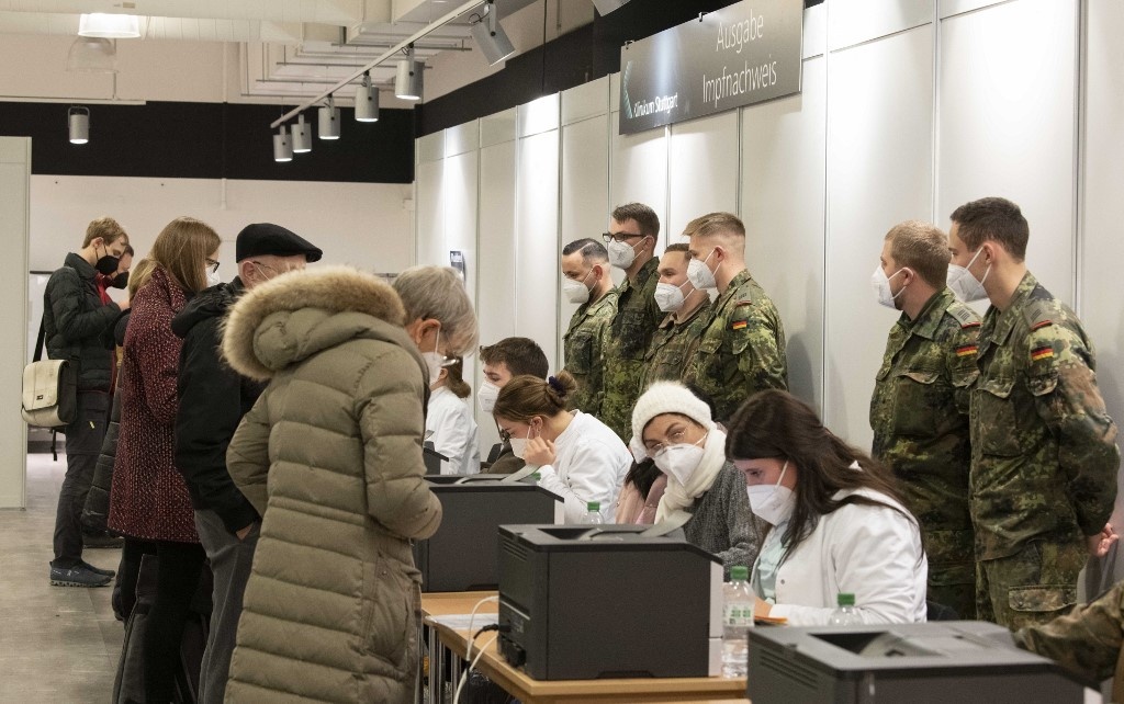 dich Covid-19 o Duc va Italy anh 1