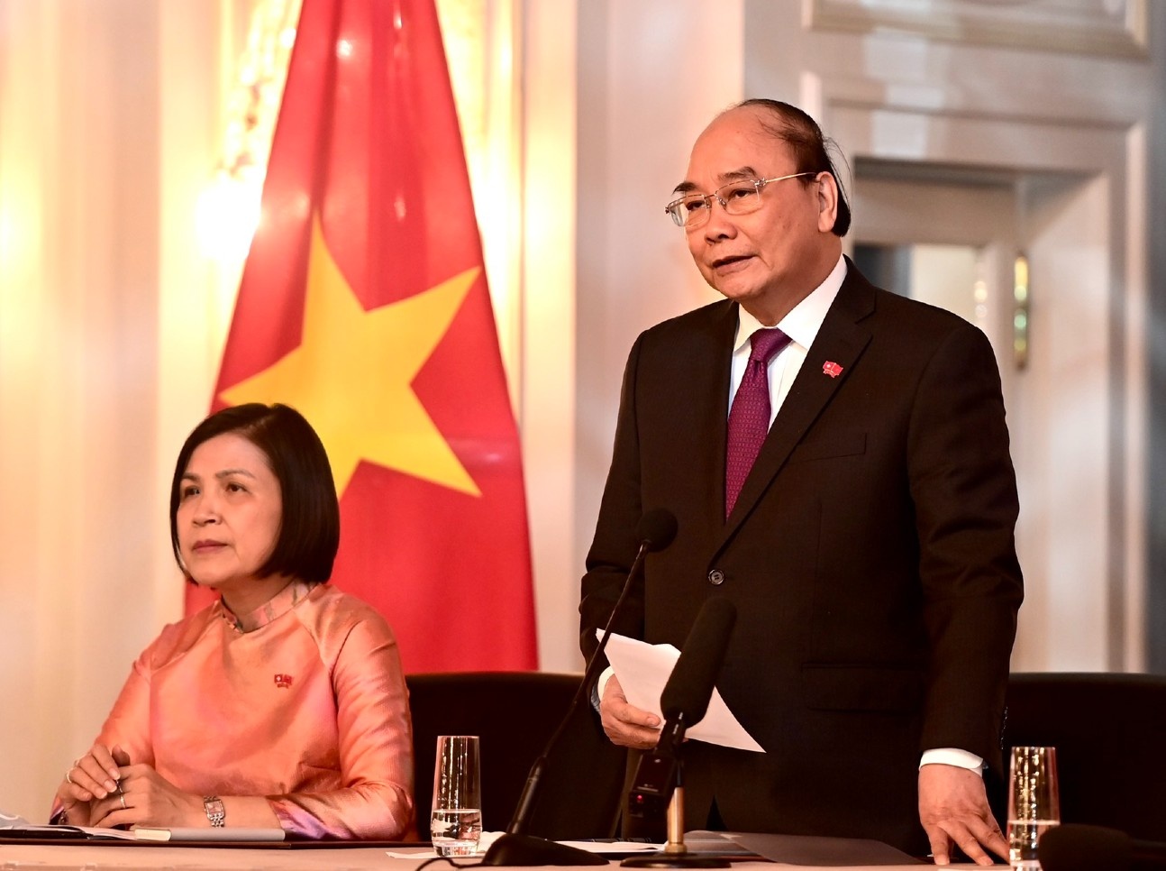 Nguoi Viet tai Thuy Si mong muon som duoc ve tham que huong hinh anh