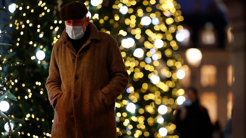 Nhieu nuoc chau Au nem trai mua Giang sinh kem vui hinh anh