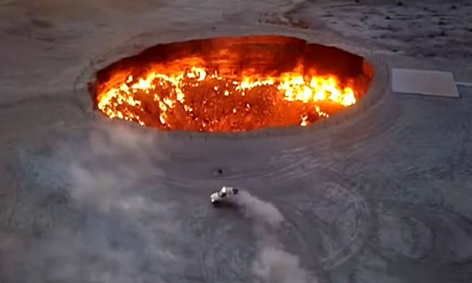 Tong thong Turkmenistan ra lenh dap tat lua o 'cong dia nguc' hinh anh