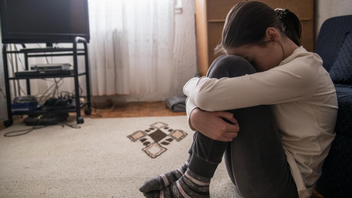 Chuyen gia Anh: Phai som thay bat thuong vu be gai bi dong dinh o dau hinh anh