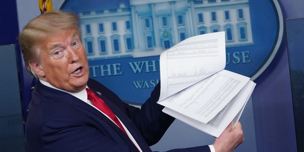 ong Trump mang tai lieu khoi Nha Trang anh 1