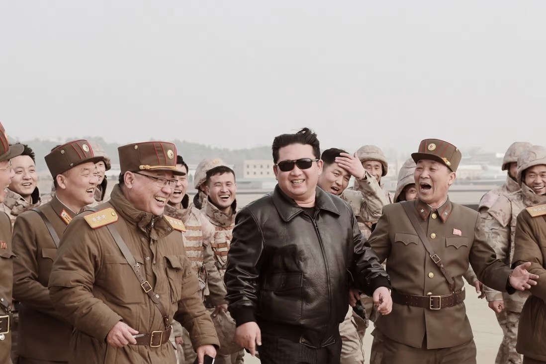 Ong Kim Jong Un canh bao hinh anh