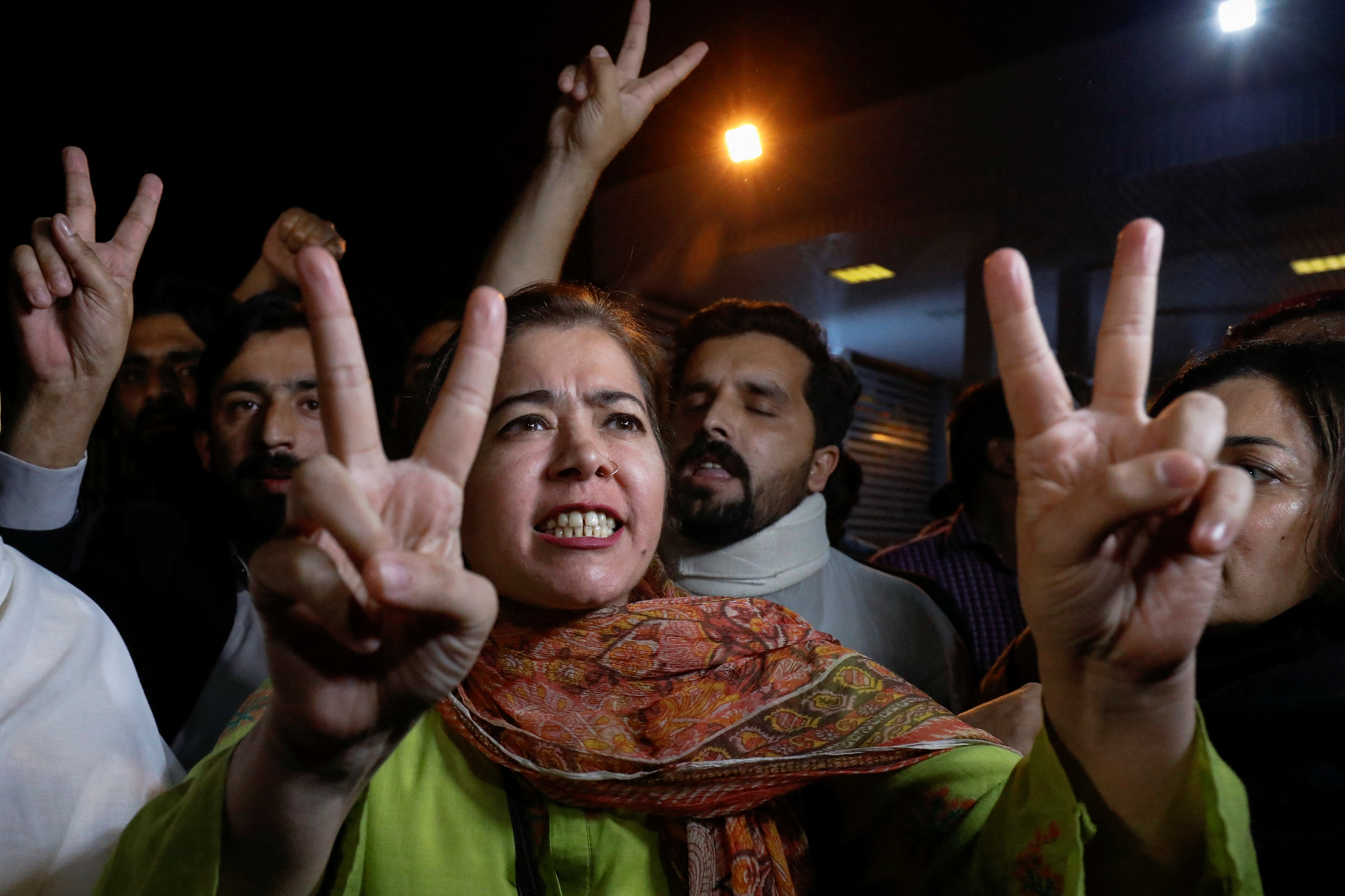 thu tuong Pakistan bi lat do anh 6