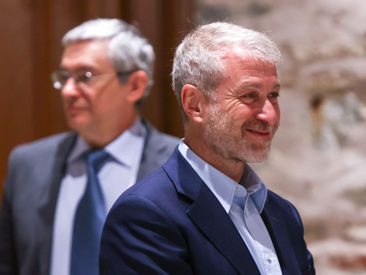 Hon dao dang 'giam' hon 7 ty USD cua ong Abramovich hinh anh