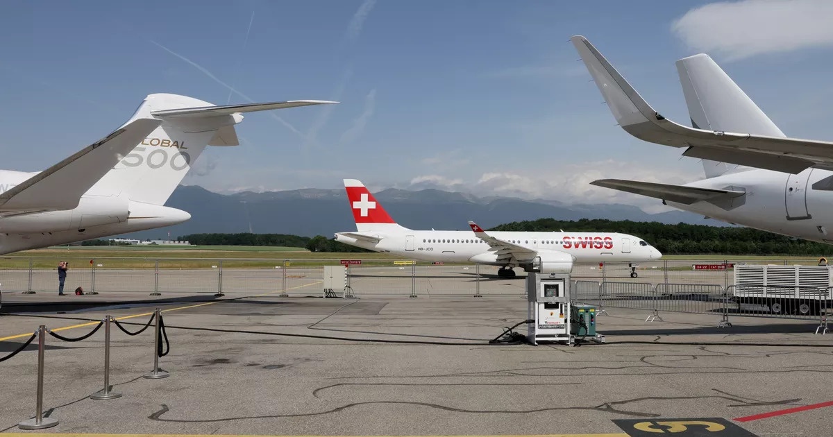 Thuy Si dong khong phan khan cap anh 1