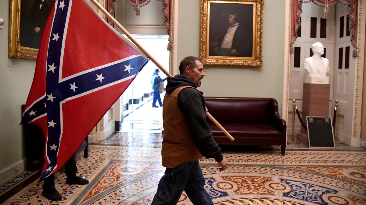 Nguoi cam co Lien minh mien Nam tai bao loan Dien Capitol bi ket toi hinh anh