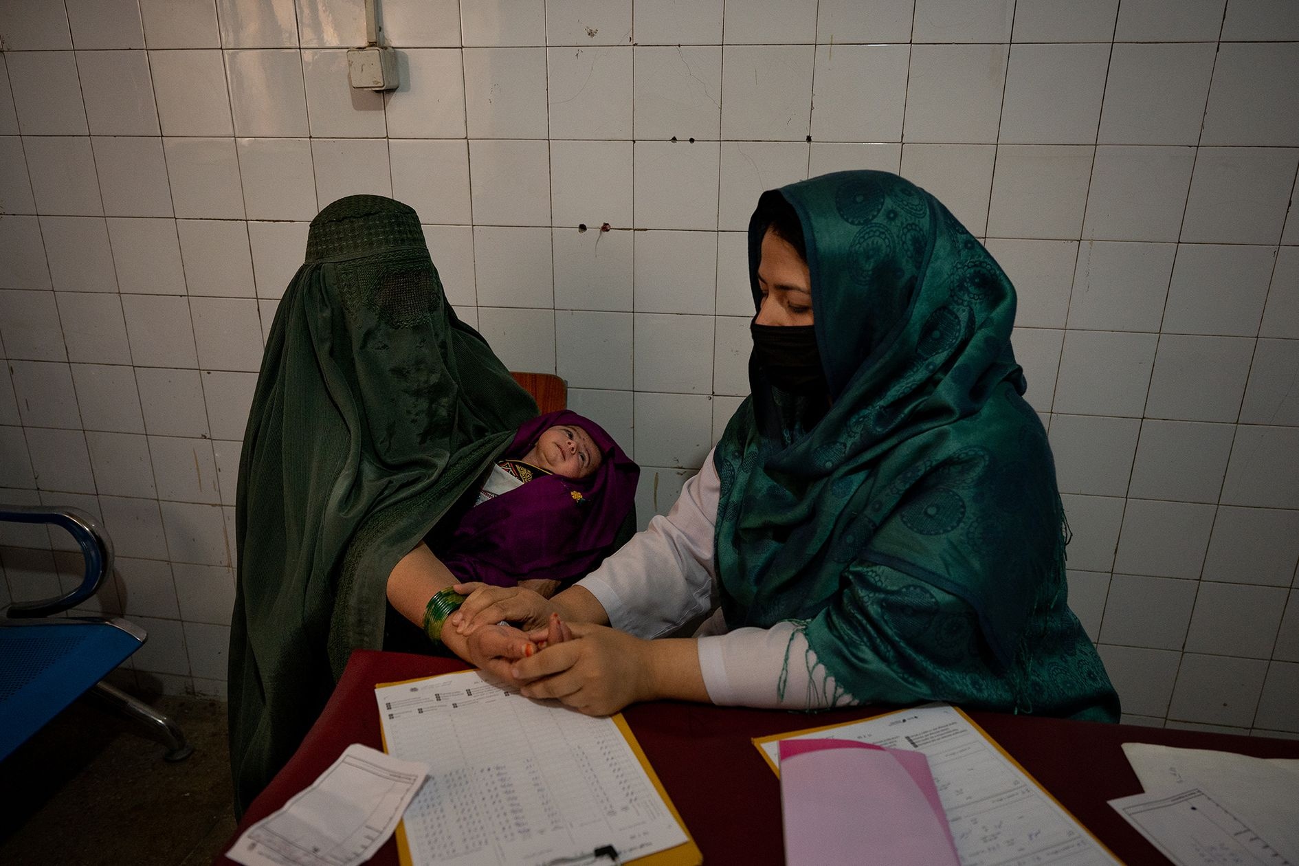 Afghanistan duoi thoi Taliban anh 1