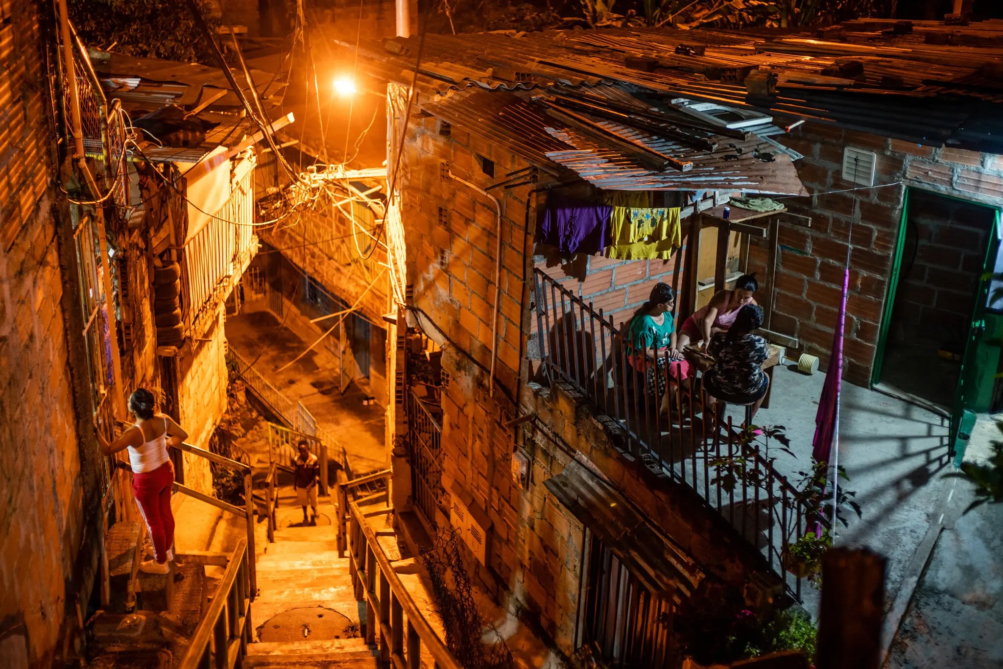 lanh dao My Latin anh 2