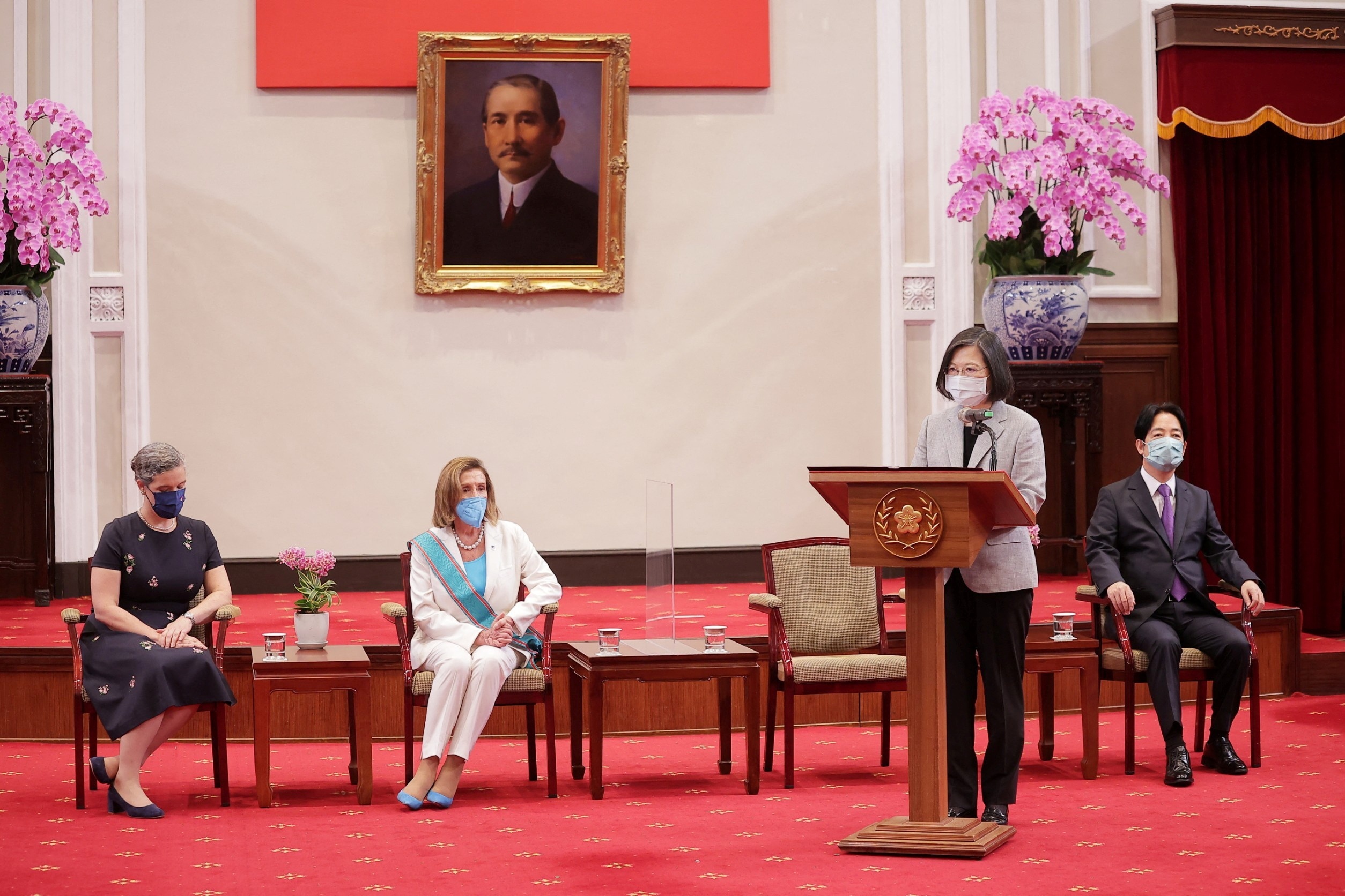 ba Pelosi tham Dai Loan anh 3