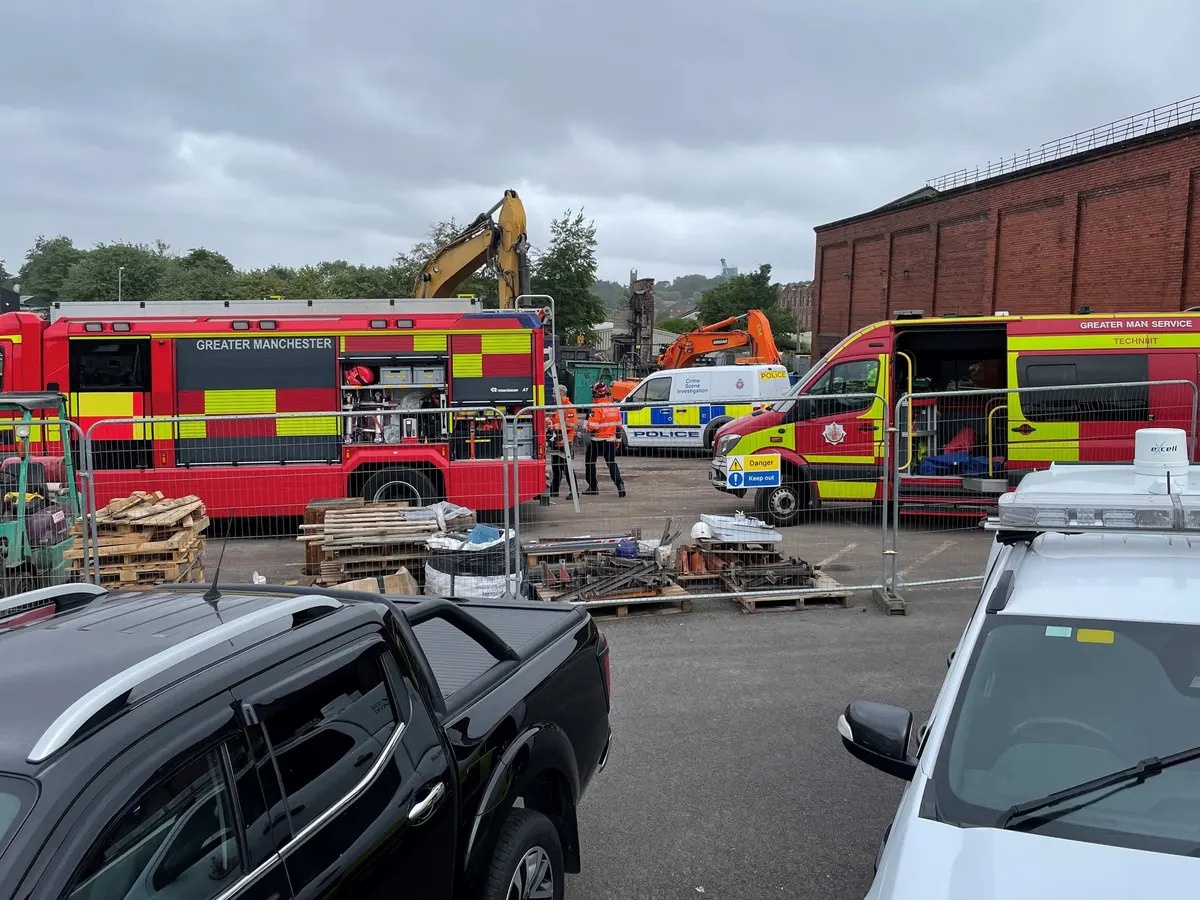 Phat hien thi the thu ba trong vu chay o Manchester hinh anh