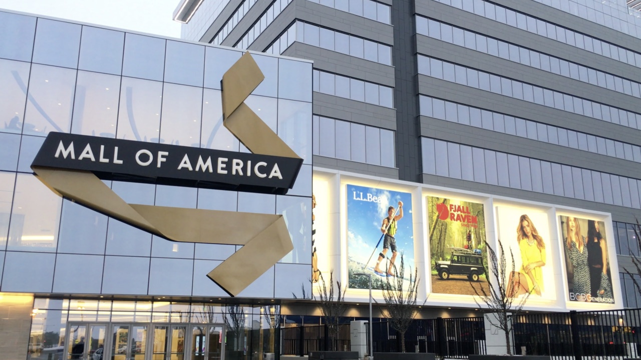 Trung tam mua sam lon nhat nuoc My bi phong toa sau loat tieng sung hinh anh