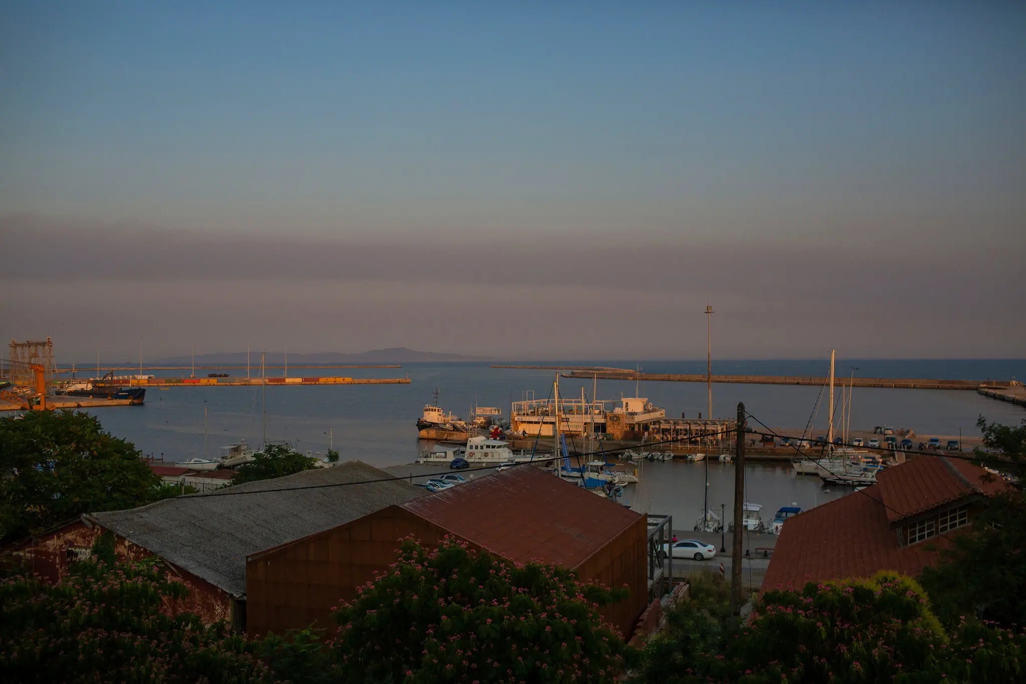 Cang bo hoang o Hy Lap tro thanh diem tap ket vu khi My hinh anh