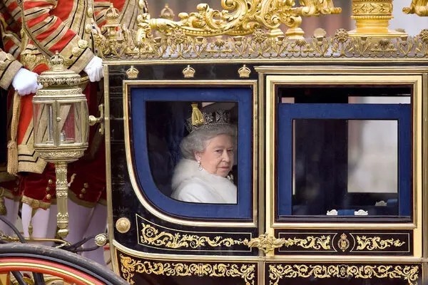 Anh chuan bi buoc vao ky nguyen moi sau khi nu hoang qua doi hinh anh