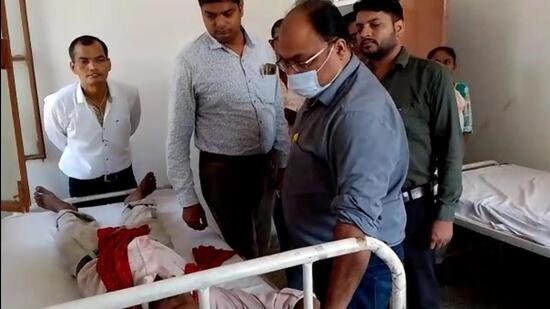 Mot nong dan An Do tu cat luoi de te than hinh anh