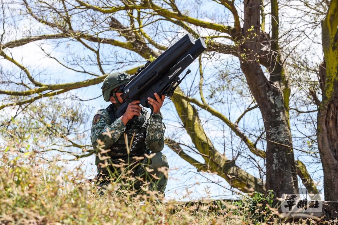 Dai Bac lan dau xac nhan UAV dai luc vuot qua duong trung tuyen hinh anh