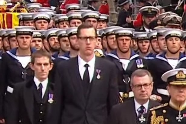 Nguoi dan ong cao bat thuong tai tang le nu hoang Anh hinh anh