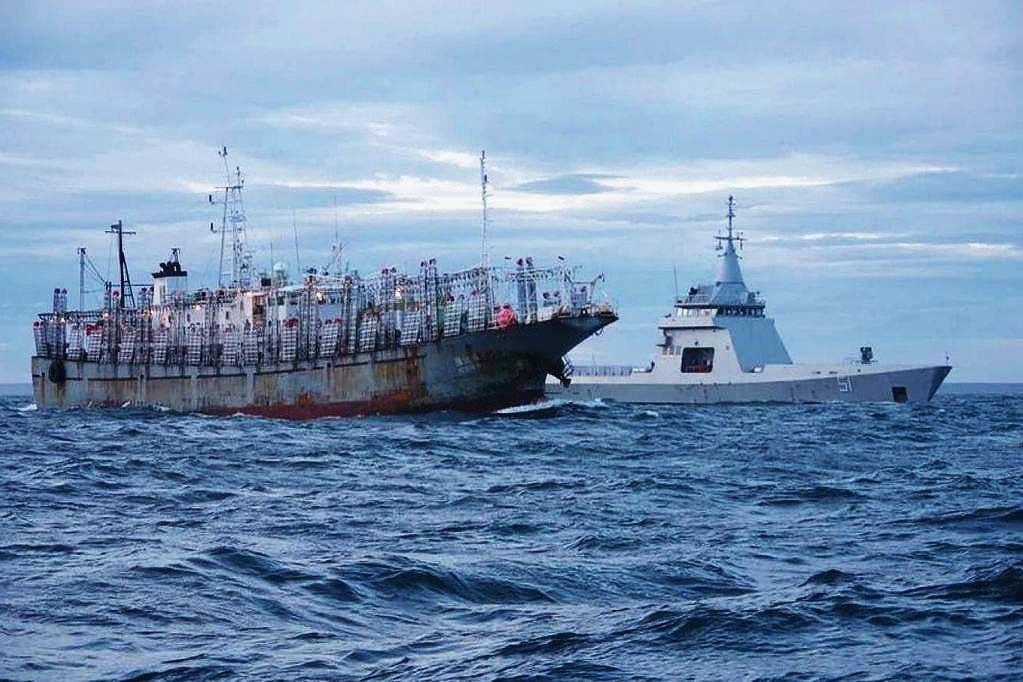 Chien thuat doi tau ca Trung Quoc su dung de vo vet khap the gioi hinh anh