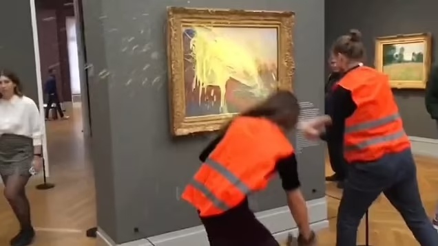 Nha hoat dong nem khoai tay nghien len tranh Monet hinh anh